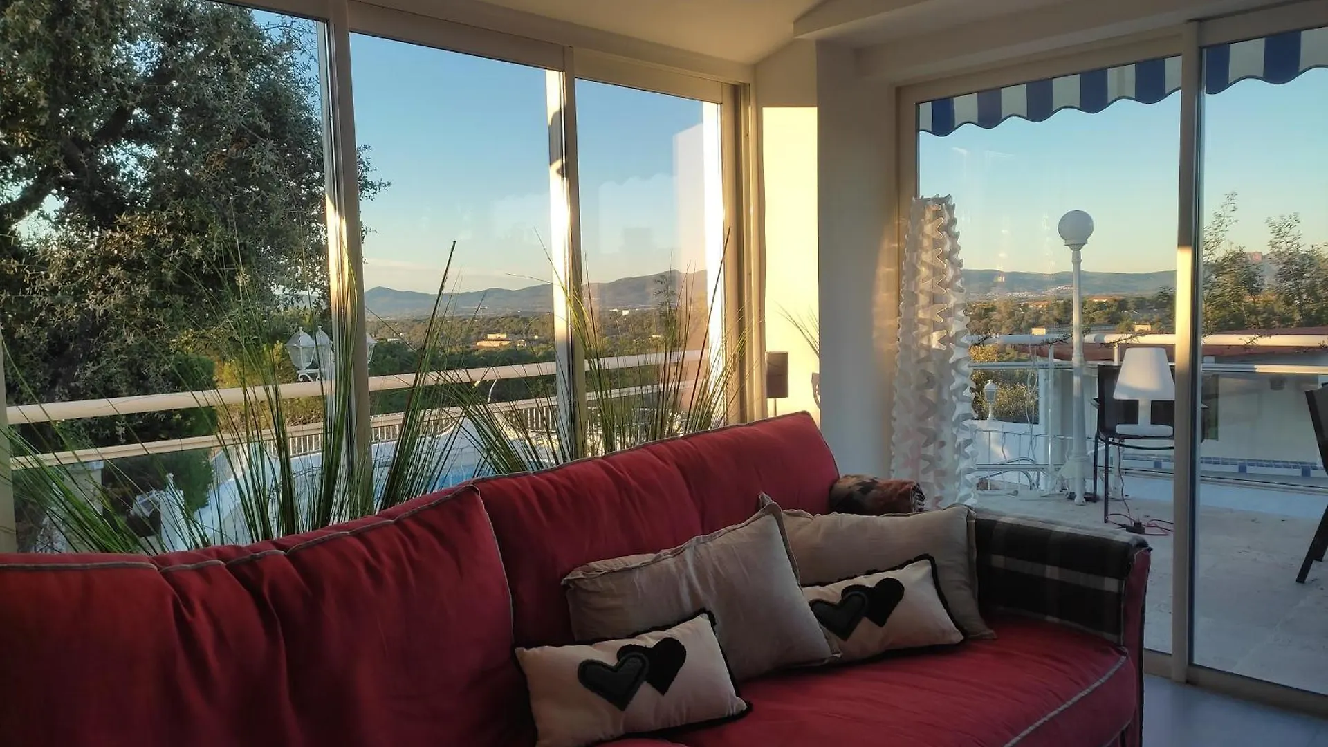 Villa Avec Piscine Privative, Domaine Prive Du Capitou, Fréjus